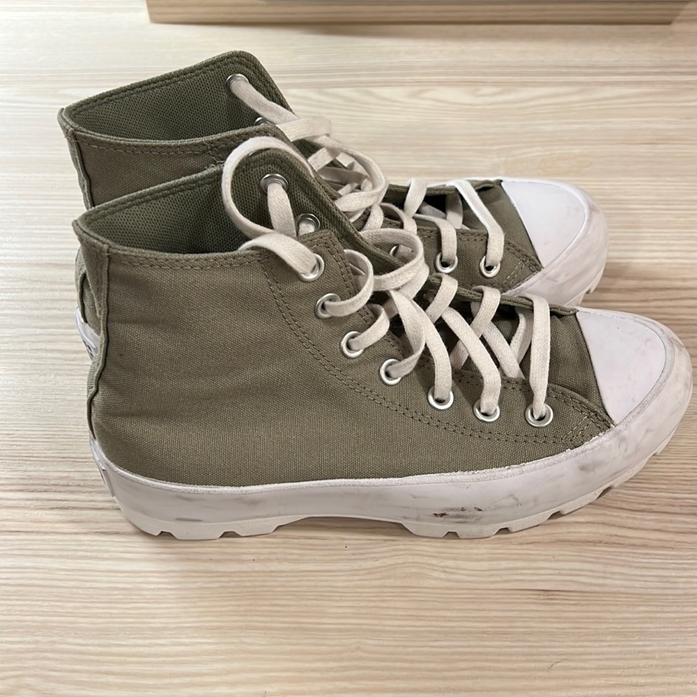 Chuck Taylor All Star Lugged Hi Top Sneaker